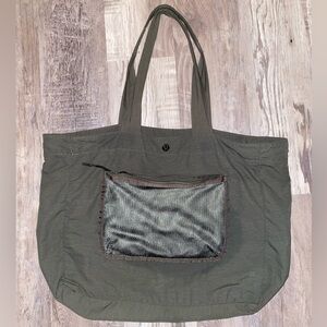 Lululemon Athletica Multi-Pocket Daily Tote Bag - Color Legacy Green